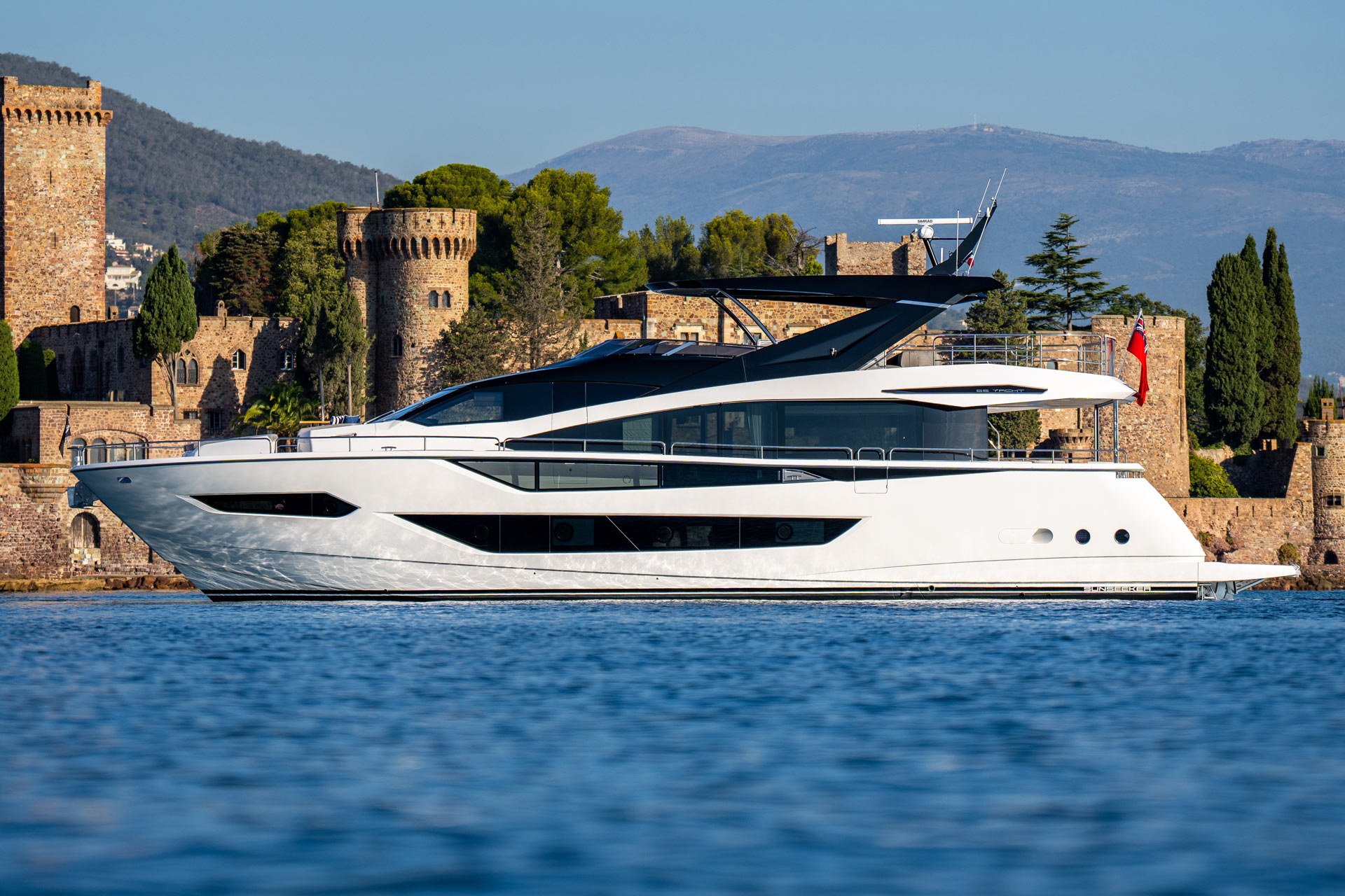 88 Yacht | Design Unlimited 9