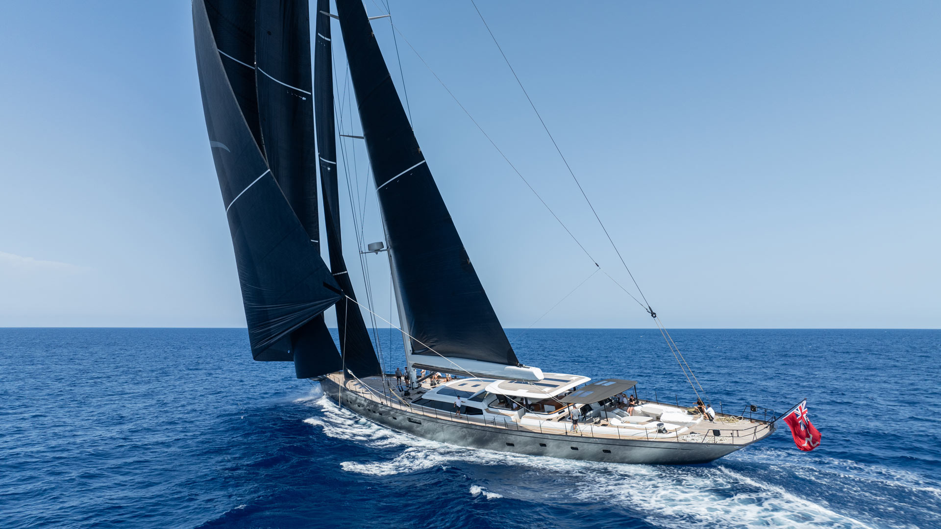 Ravenger | Design Unlimited COVER-IMAGE